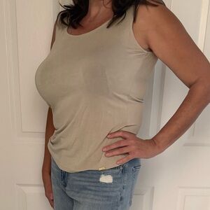 Trendy tank to pair with a cute pair of jeans which can also be found on my page